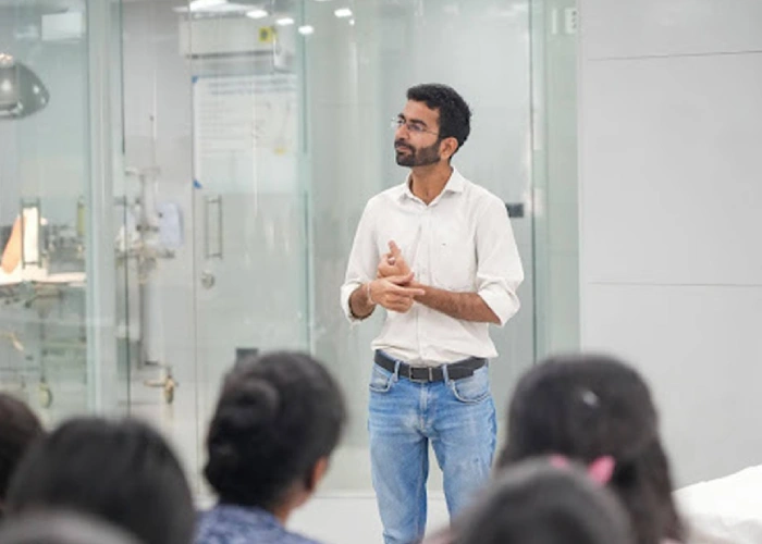 Mr. Shatrughan Pareek