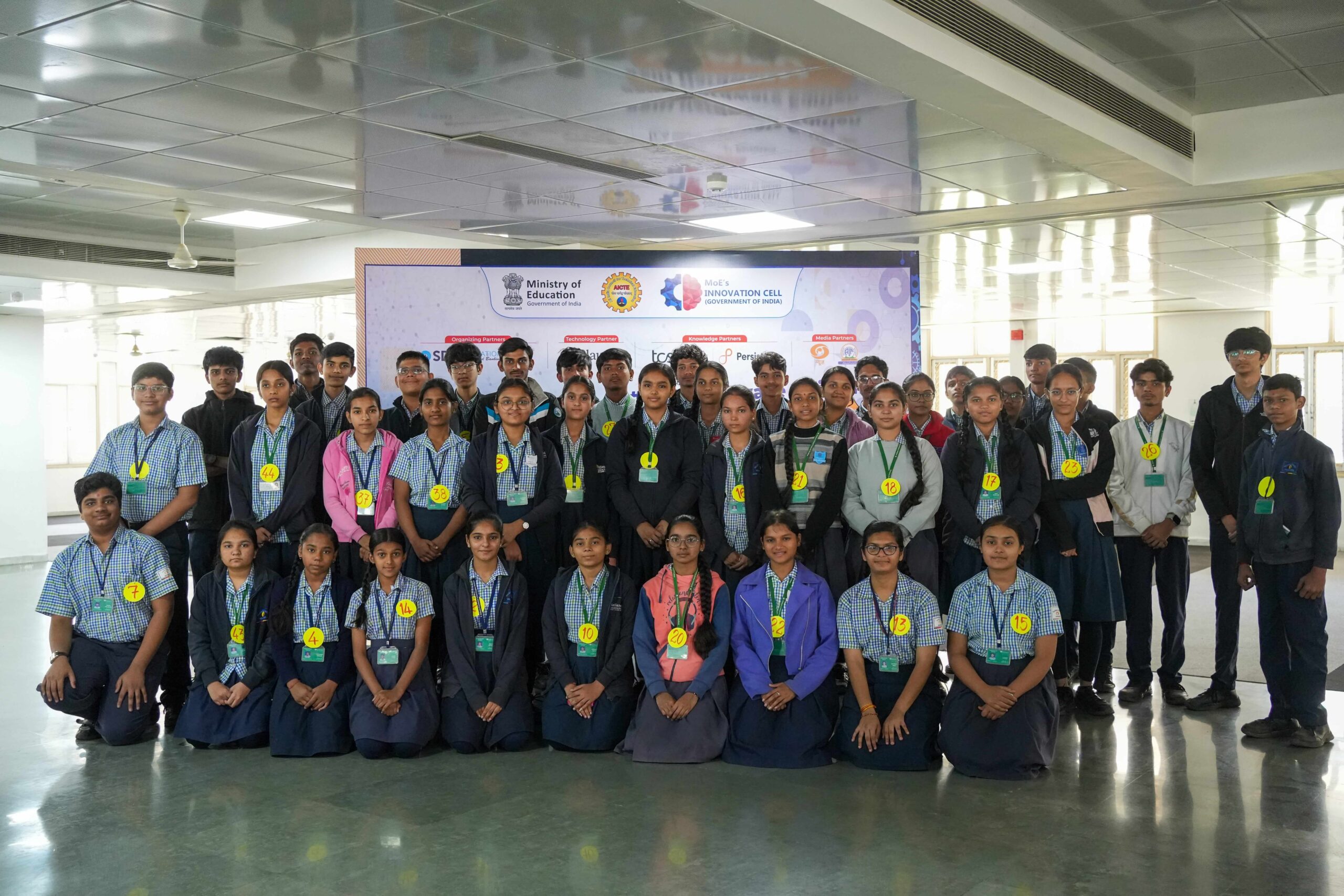 School students participating in Smart India Hackathon experience at Parul University