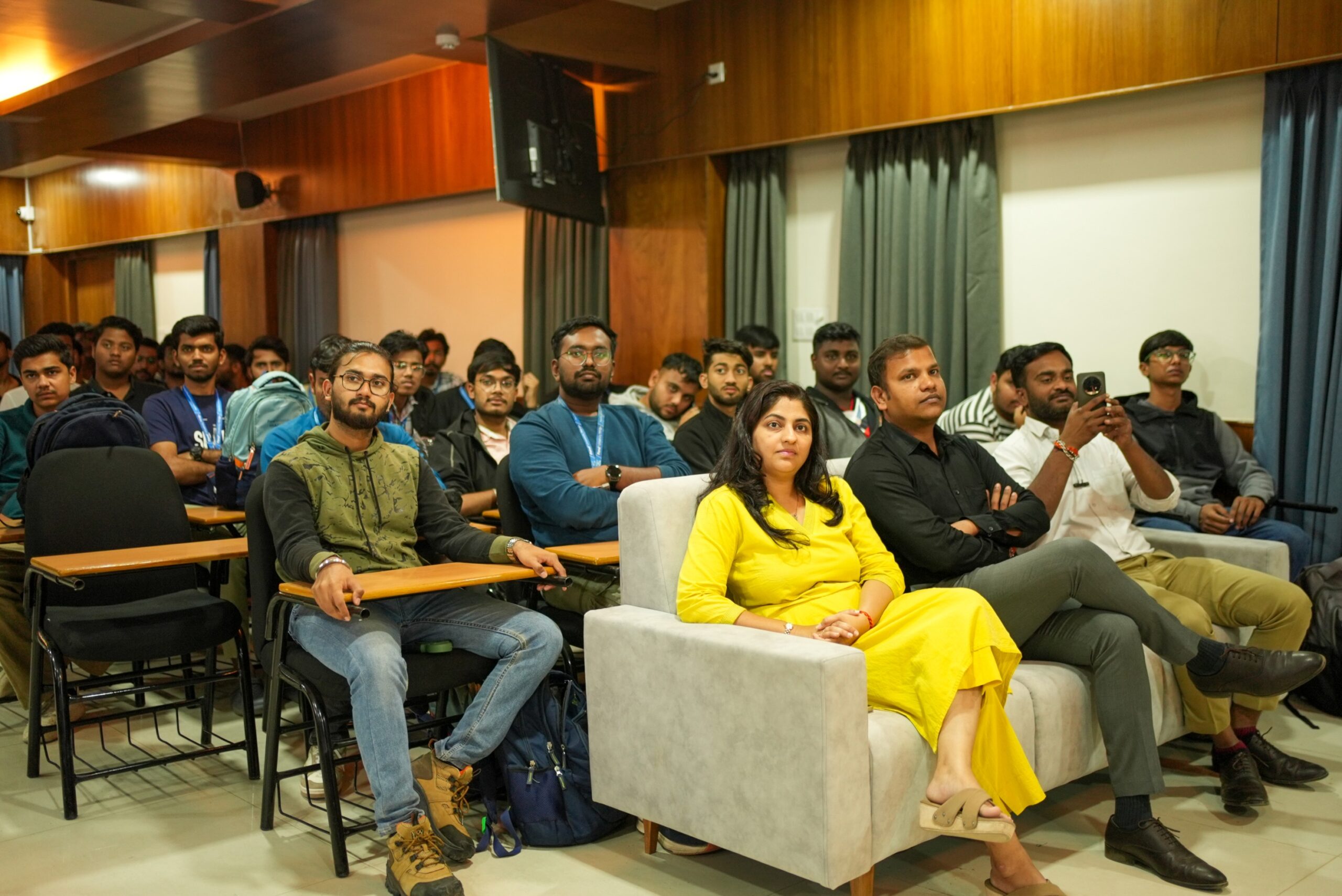 Mentors and investors interacting with student startups