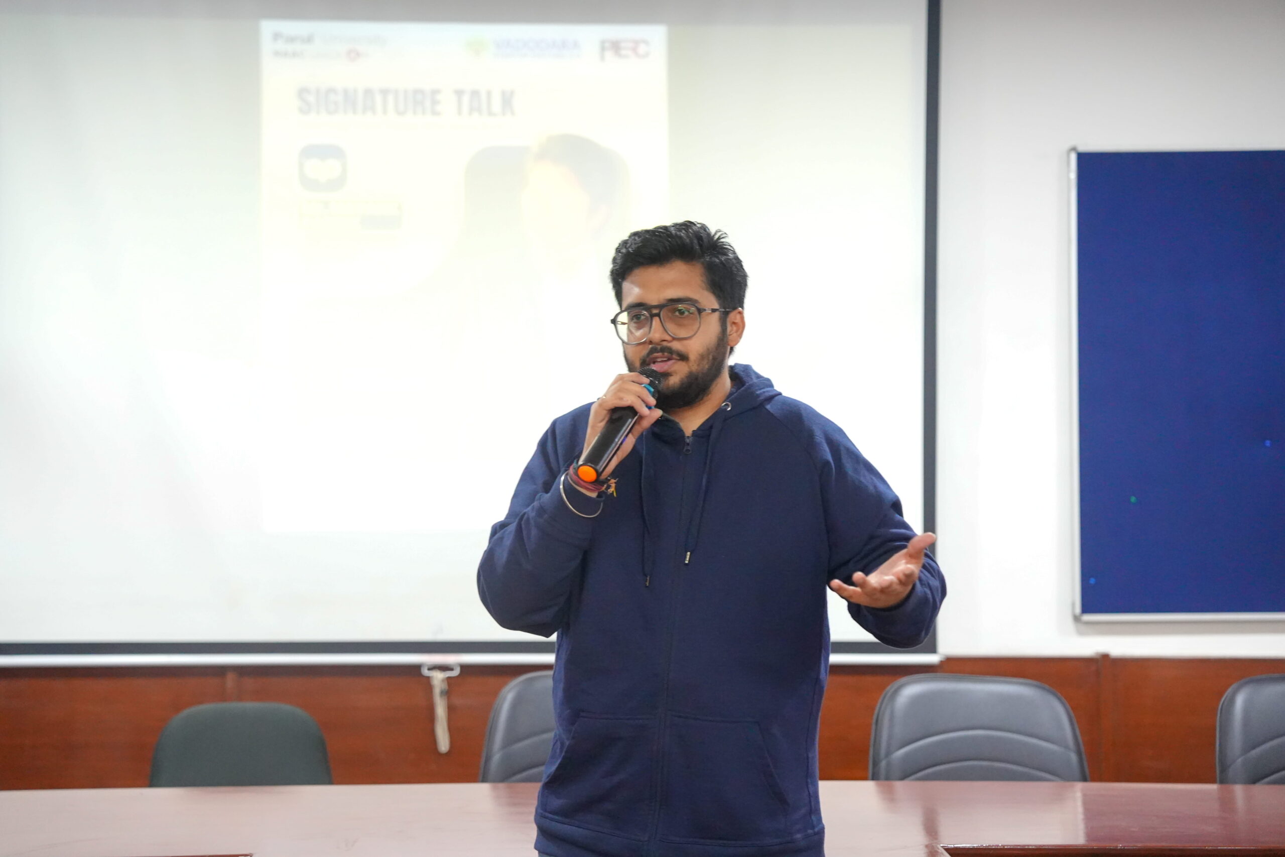 Mayank Pareek speaking about Scholify at Vadodara Startup Festival