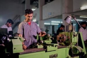 Top Benefits of Industry-Aligned Learning for Engineering and Management Students