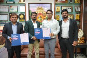What IT companies look for in freshers, hiring advice from a Tech Mahindra team" | Session or interview visual; caption references fresher hiring in IT.