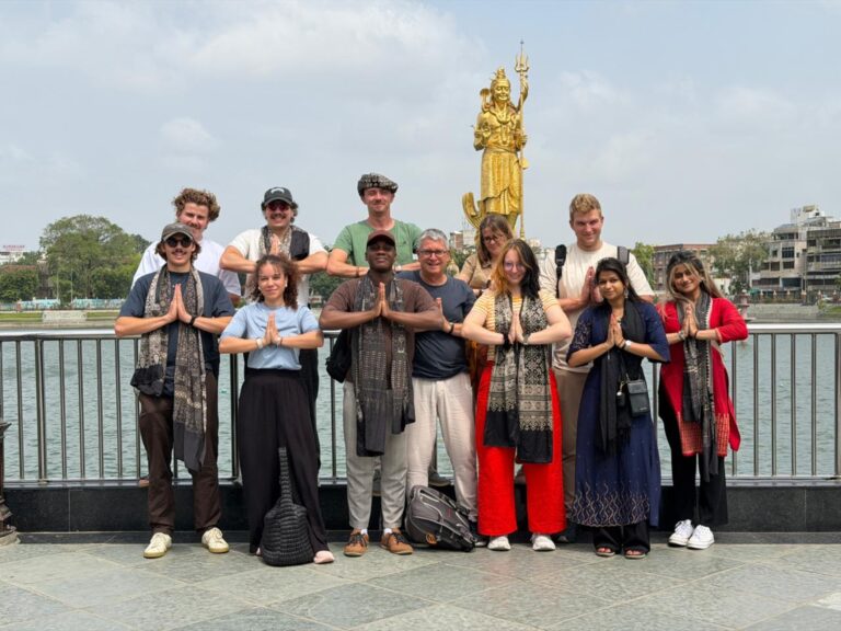 Indian Business Etiquette & Culture for International Students & Visitors – A Full-fledge Guide by Parul University!