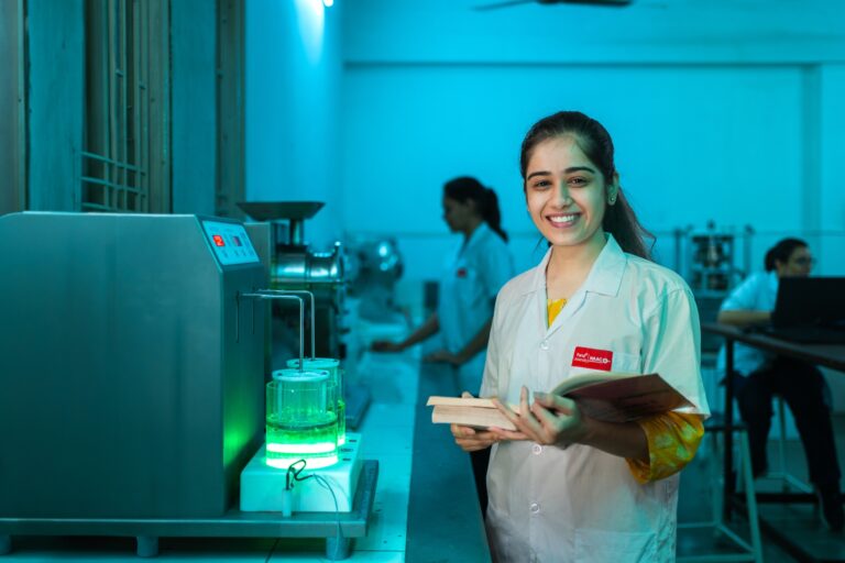 How To Choose the Right Pharmacy College: A Complete Guide for Students