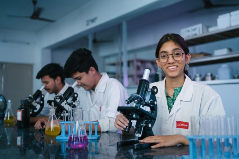 B.Pharma Vs Pharm.D: Which Pharmacy Course Is Right For You?