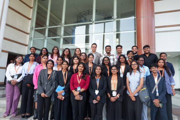 Free, Fair & Fearless Journalism with Rajat Sharma – Young Journalists at Parul University!