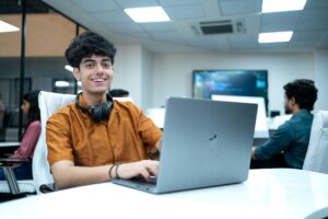 Machine learning algorithms explained, from AI training at Parul University.