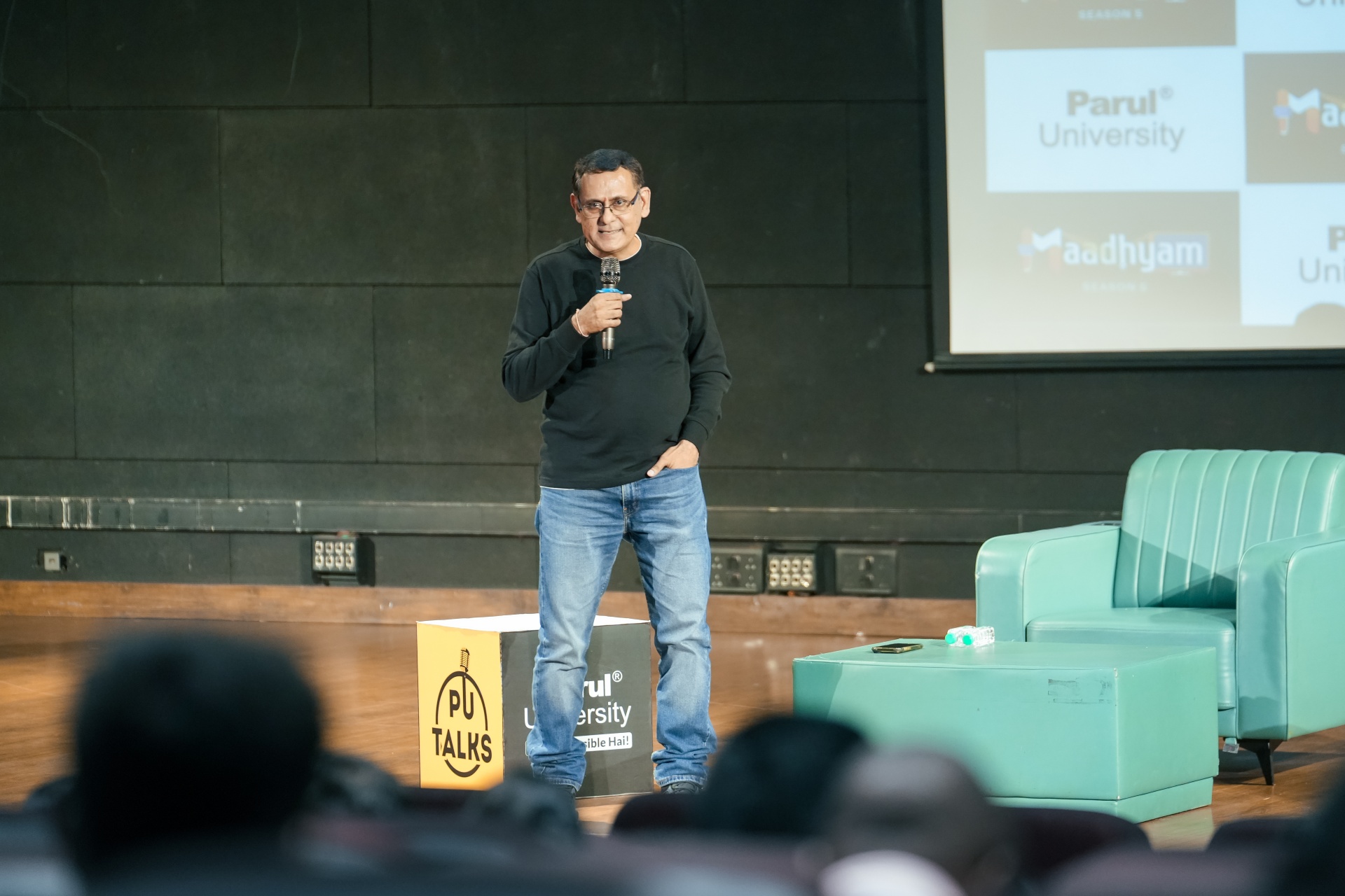Somit Sen at Parul University: “Reinventing the Newsroom” and a Reporter’s First Lessons!