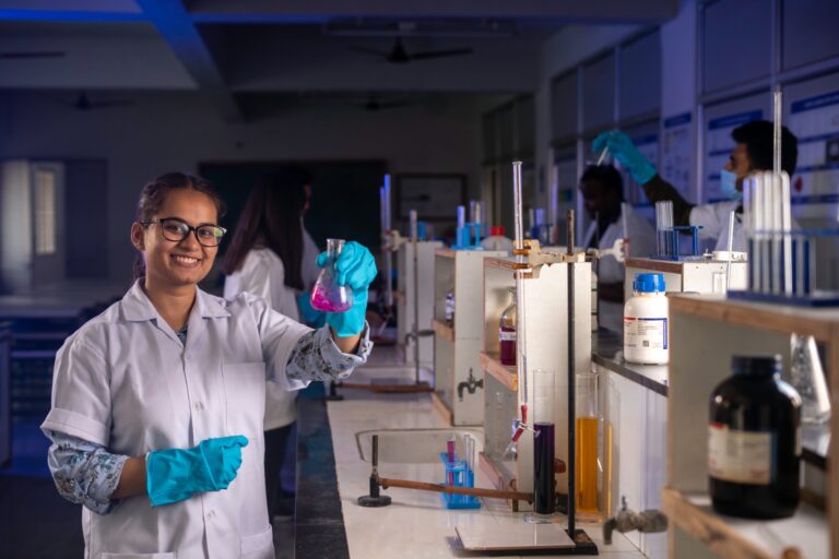 How To Choose the Right University For B.Tech Chemical Engineering in India